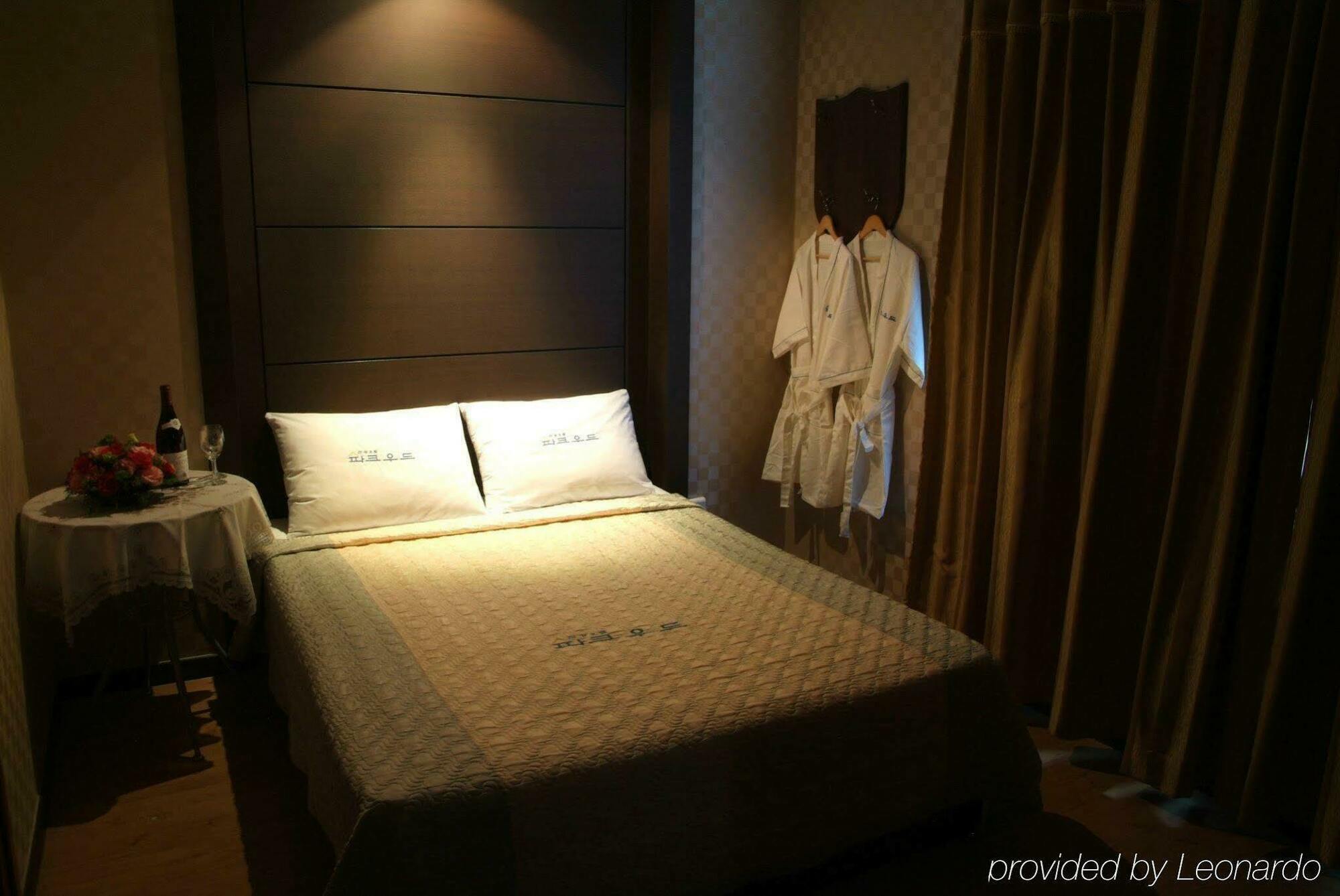 Hotel Parkwood Incheon Airport Oda fotoğraf